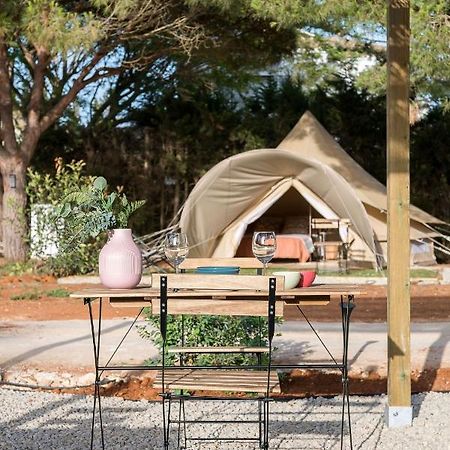 Glamping La Mimosa Conil Hotel โกนิล เด ลาฟรอนเตรา ภายนอก รูปภาพ