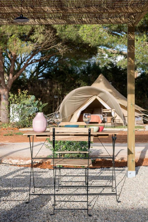 Glamping La Mimosa Conil Hotel โกนิล เด ลาฟรอนเตรา ภายนอก รูปภาพ
