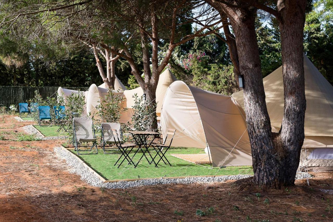 Glamping La Mimosa Conil Hotel โกนิล เด ลาฟรอนเตรา ภายนอก รูปภาพ